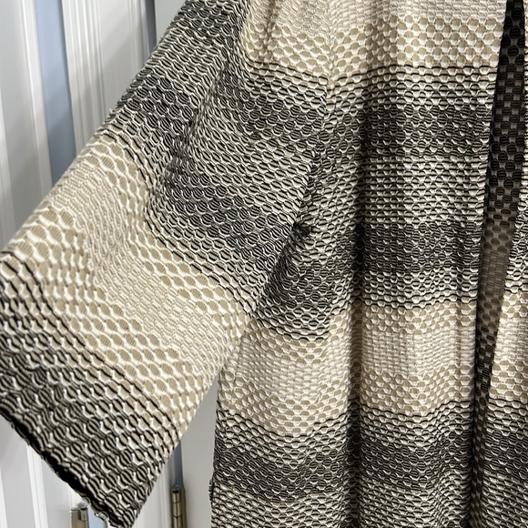 Ming Wang Women's Ombre long Blazer  - Black and Beige - Picture 4 of 9